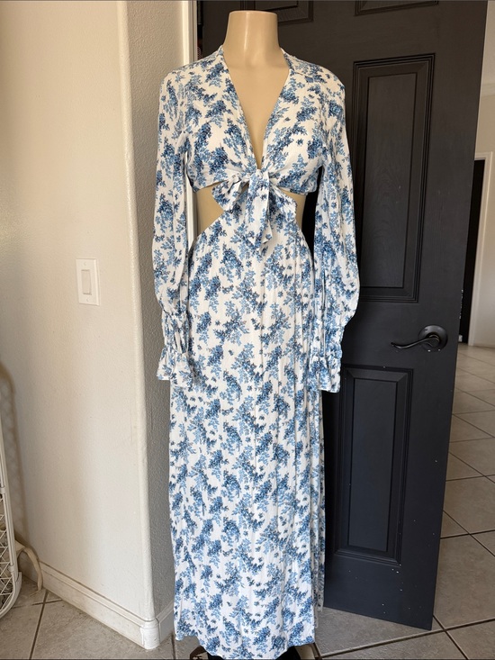 Dee Elly Dresses & Skirts - Blue Floral Tie-Front Maxi Dress New size M